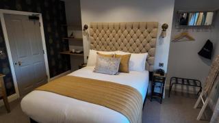 The Gregory Arms - 7
