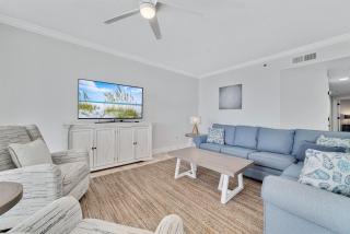 Bristol 2003-Gorgeous Beachfront Condo in Resort- 4bd45 bath - Sleeps 13 - 2