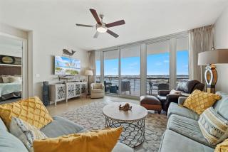 Bella Luna - 803 -High-end Luxury Condo-Bayfront-Sleeps 6-Walk to Flora-Bama - 6