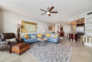Bella Luna - 803 -High-end Luxury Condo-Bayfront-Sleeps 6-Walk to Flora-Bama - 1