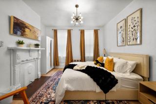 Double Living, Yard, BBQ, Massage & South Side Fun - 0