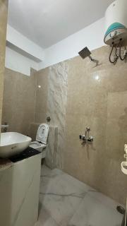 HOTEL M-N-O-H-R PALACE NEAR RAMMANDIR Ayodhya - 1