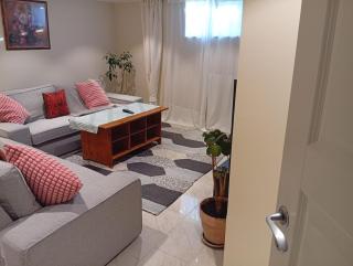 Spacious apt 3 sleeping areas & private entrance - 0