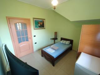 Pinwheel Hostel Vlora & Rooftop Bar - 4