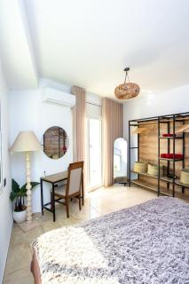 Charming Apartment in the City Center, Balcony, 5G Wi-Fi - 6
