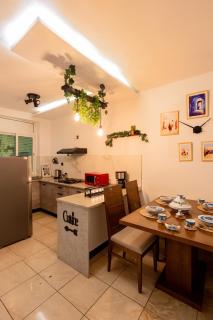 Charming Apartment in the City Center, Balcony, 5G Wi-Fi - 4