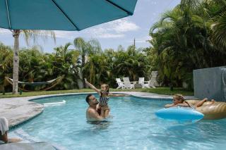Modern Home w Private Suite Pool & Tiki Hut - 4
