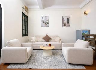 Private studio in villa with Bathtub & working space - 0