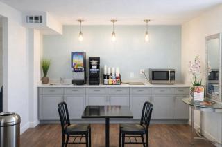 Quarters Inn & Suites - 3
