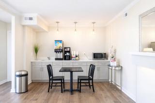 Quarters Inn & Suites - 9