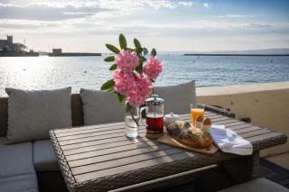 Dog-friendly Seaview Apartment - 1