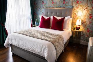 Dog-friendly Seaview Apartment - 8