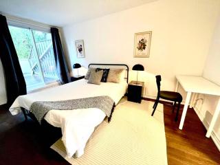 Three Bedrooms Townhouse 3 bath near Yonge Finch Subway - 5