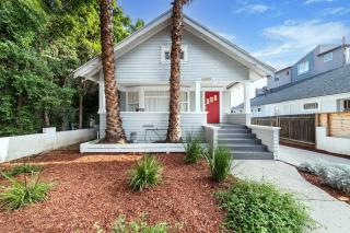 Cozy Retreat in the Heart Of Hollywood with Bonus Game Room - 0