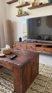 Stylish Wooden Boho 2BR Einbay Direct Pool View - 0