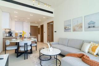 Prestigious 1BR Near Circle Mall - 9