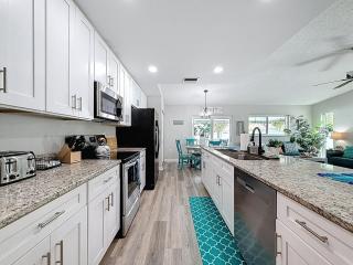 Private Pool Retreat Near Beaches Downtown St Pete - 6