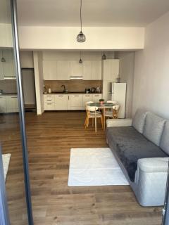 Central Comfort Studio with Free Parking - 3