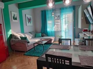 Kristijan Apartment Sleeps 3 with Garden - 0