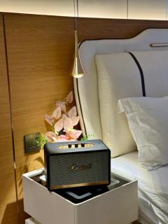 Venice Luxe King Bed Retreat, Netflix, Kitchen, Pool Access - 0