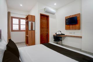 Collection O Sector 5 Chandigarh - 4