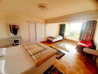 Luxury Duplex Chalet ,Garden View & Partial Sea View Next to Helnan Hotel Al Mamoura Beach Alexandria Family-Friendly شاليه دوبلكس الترا لوكس بإطلالة رائعه على الجناين و رؤيه جانبيه للبحر بجوار فندق هلنان منطقة المعمورة الشاطئ الاسكندريه عائلي - 6