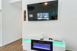 Spacious 3BR2BA6Beds Near Downtown - 8