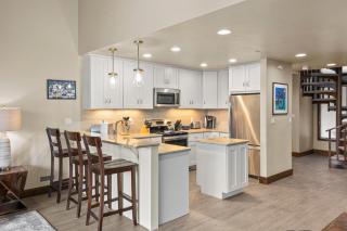 Tamarron Gambel Oak 745 - 7