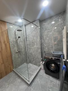 Квартира в новостройке с дизайнерским ремонтом - 8