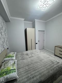 Квартира в новостройке с дизайнерским ремонтом - 2