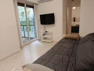 Silencioso depto en pleno centro con balcón - 8