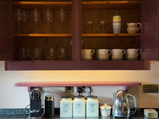 Newly Renovated Cosy Farm Cottage 3 bed, 3 bath - 1