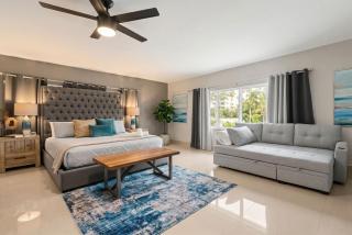 6 BR Villa Steps to Ocean Pool Sauna & Jacuzzi - 9
