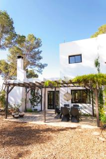 Luxury Ibiza Villa with Heated Pool & Outdoor Kitchen 8 Guests - 2