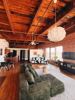 420 Friendly SKYLINE view Downtown Loft FREE Parking - 8