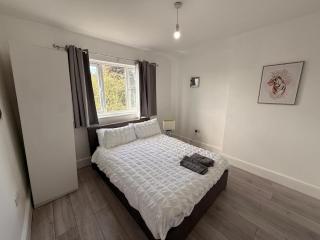 Modern 3 bedroom home - 3