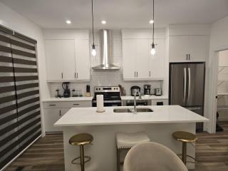 Modern Comfort - With AC - 5