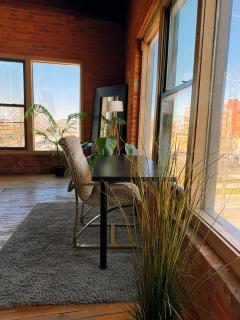 420 Friendly SKYLINE view Downtown Loft FREE Parking - 5