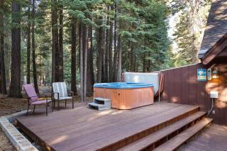 The Lazy Bear Lodge - 9