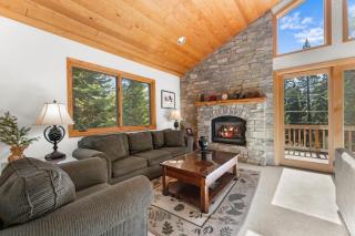 The Wildwood Lodge - 9