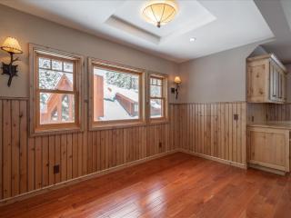 Hillside Retreat - 3