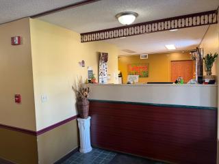 Royal Inn Rockville IN by Hotel O - 8