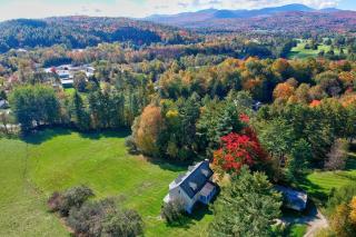 Weeks Hill: 5 br, fireplace, a/c, deck, views - 7