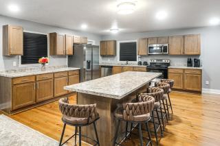 Walk to Tift Regional Health! Refined Home with Yard - 9