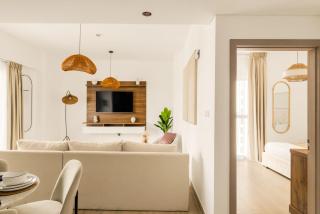 Luxury 1 Bedroom Apartment near Ferrari World Abu Dhabi & Yas Mall - 5