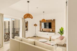 Luxury 1 Bedroom Apartment near Ferrari World Abu Dhabi & Yas Mall - 4