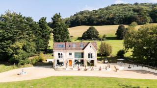 The Manor Hot Tub Escape - Celebrations & Retreats - 1