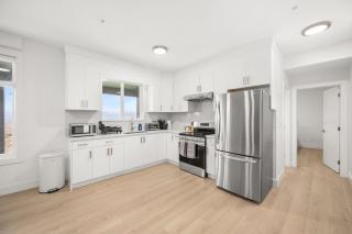 6BR Luxury Home with Terrace and Epic Views - 5