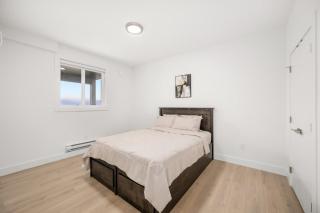 Modern Mountain View Suite with Covered Patio - 4