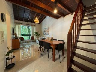 Warm Tropical Flat in Manila, Green Views & 3 Queen Beds - 3